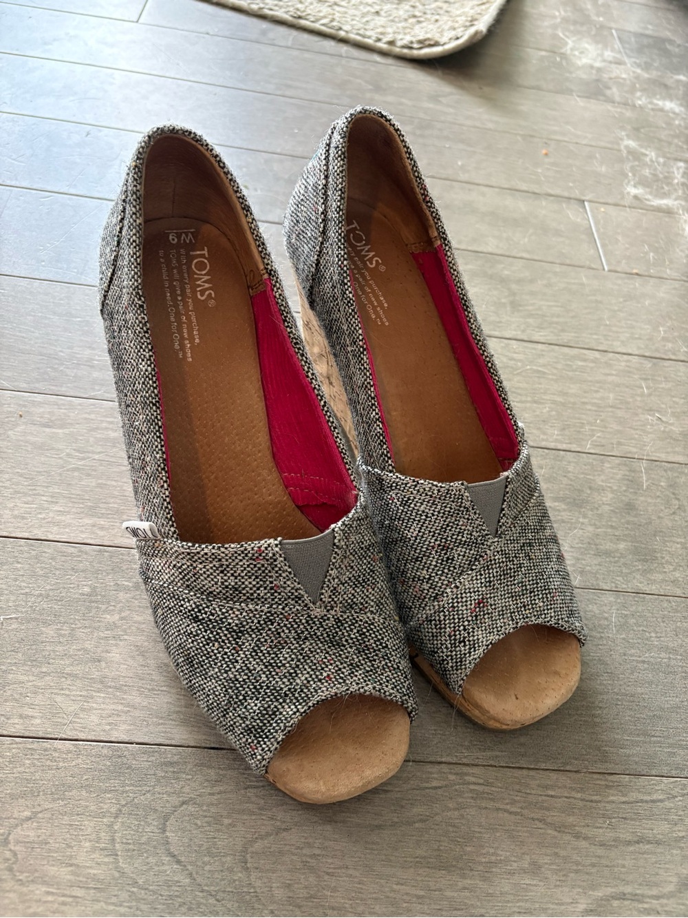 Toms Gray Tweed Peep-Toe Wedge Flats with Pink Lining